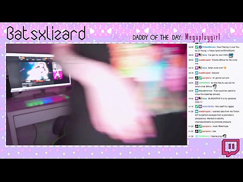 ❤️ GAMER GLÖMDE ATT STÄNGA AV STRÖMMEN OCH SPRUTAR LIVE I SÄNDNING ❤️ Porno at us ❌️❤